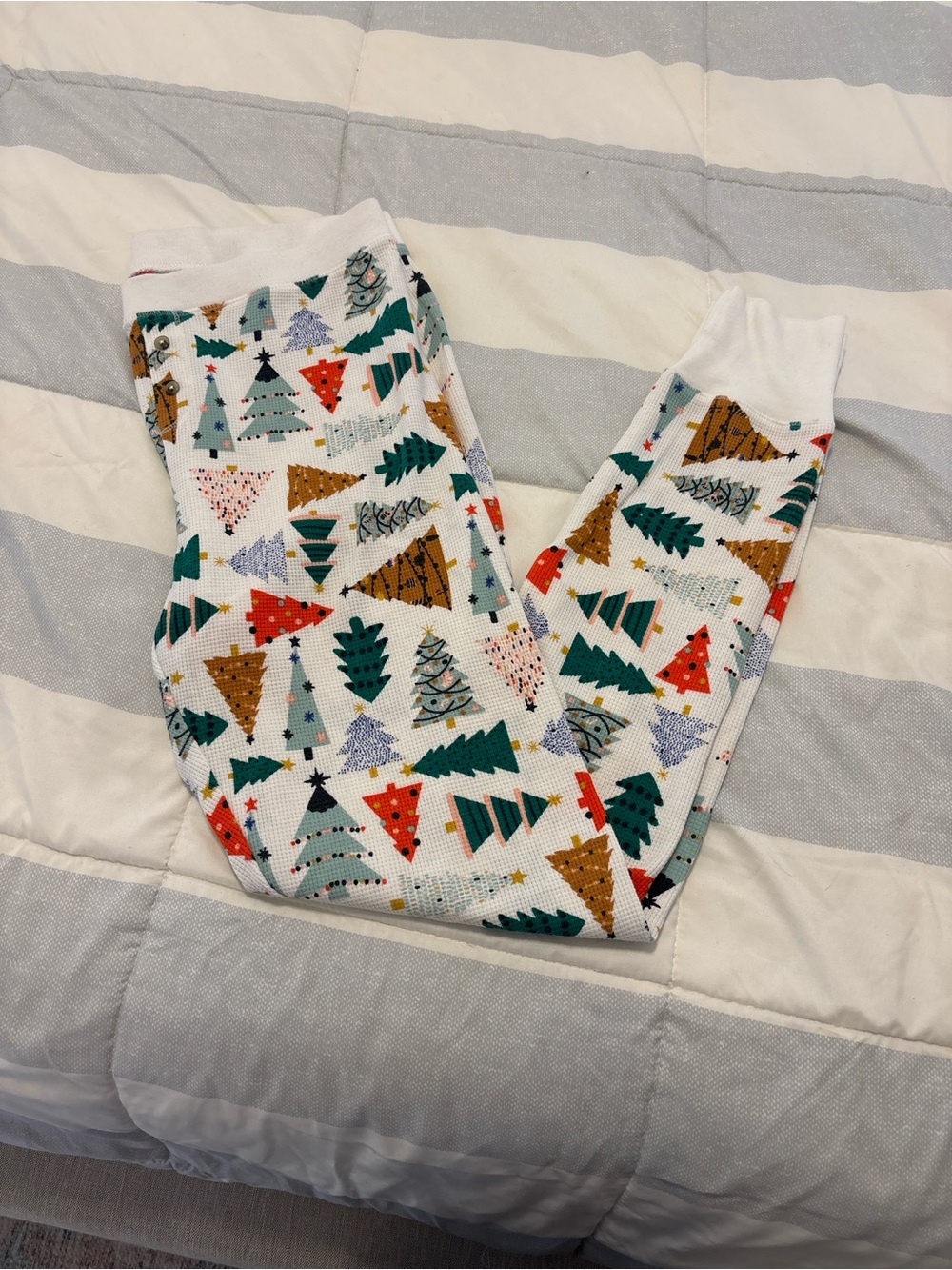 Old Navy White Holiday Tree Print pajama pants